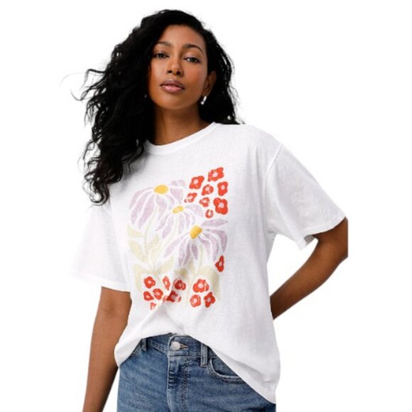 The Korner Tops - The Korner white springtime floral graphic tee size S/M